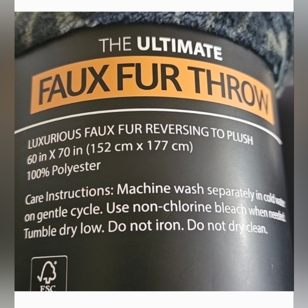 Life Comfort Ultimate Faux Fur Throw 60" X 70" Green - Picture 5 of 5